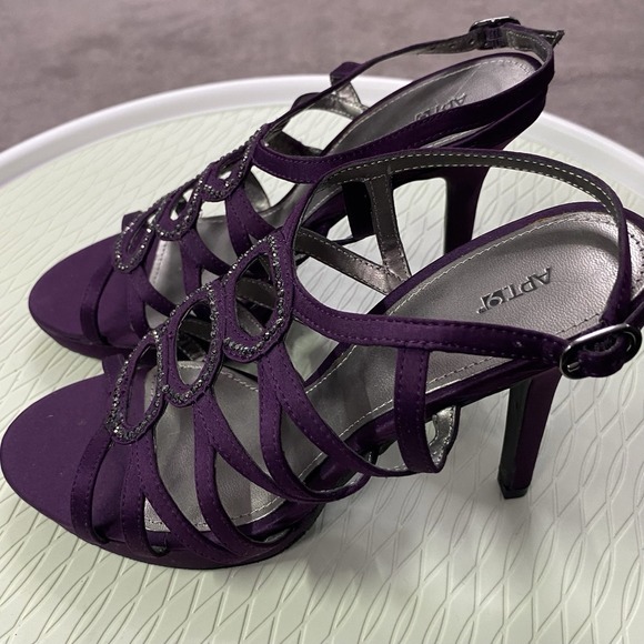 NWOB Women's Apt. 9 Bejeweled‎ Strappy Purple Heels in Sz. 7. Heel= 4" - Picture 5 of 12